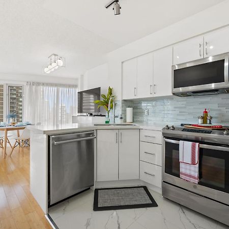 טורונטו Modern 2-Bedroom Condo W Floor To Ceiling Windows מראה חיצוני תמונה
