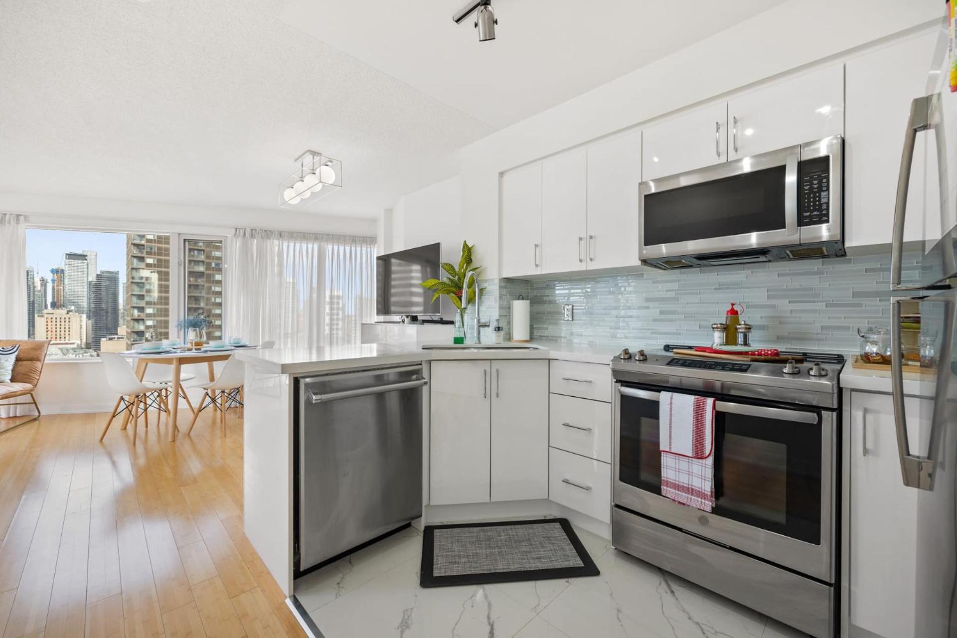 טורונטו Modern 2-Bedroom Condo W Floor To Ceiling Windows מראה חיצוני תמונה