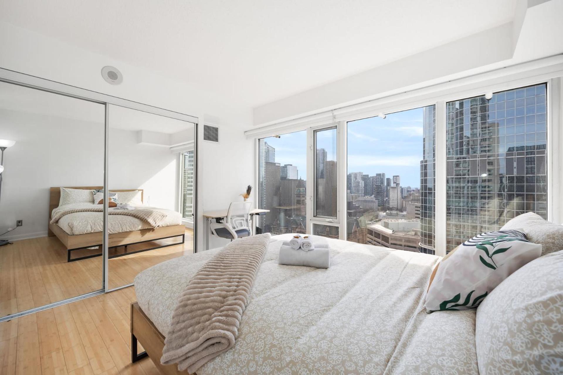 טורונטו Modern 2-Bedroom Condo W Floor To Ceiling Windows מראה חיצוני תמונה