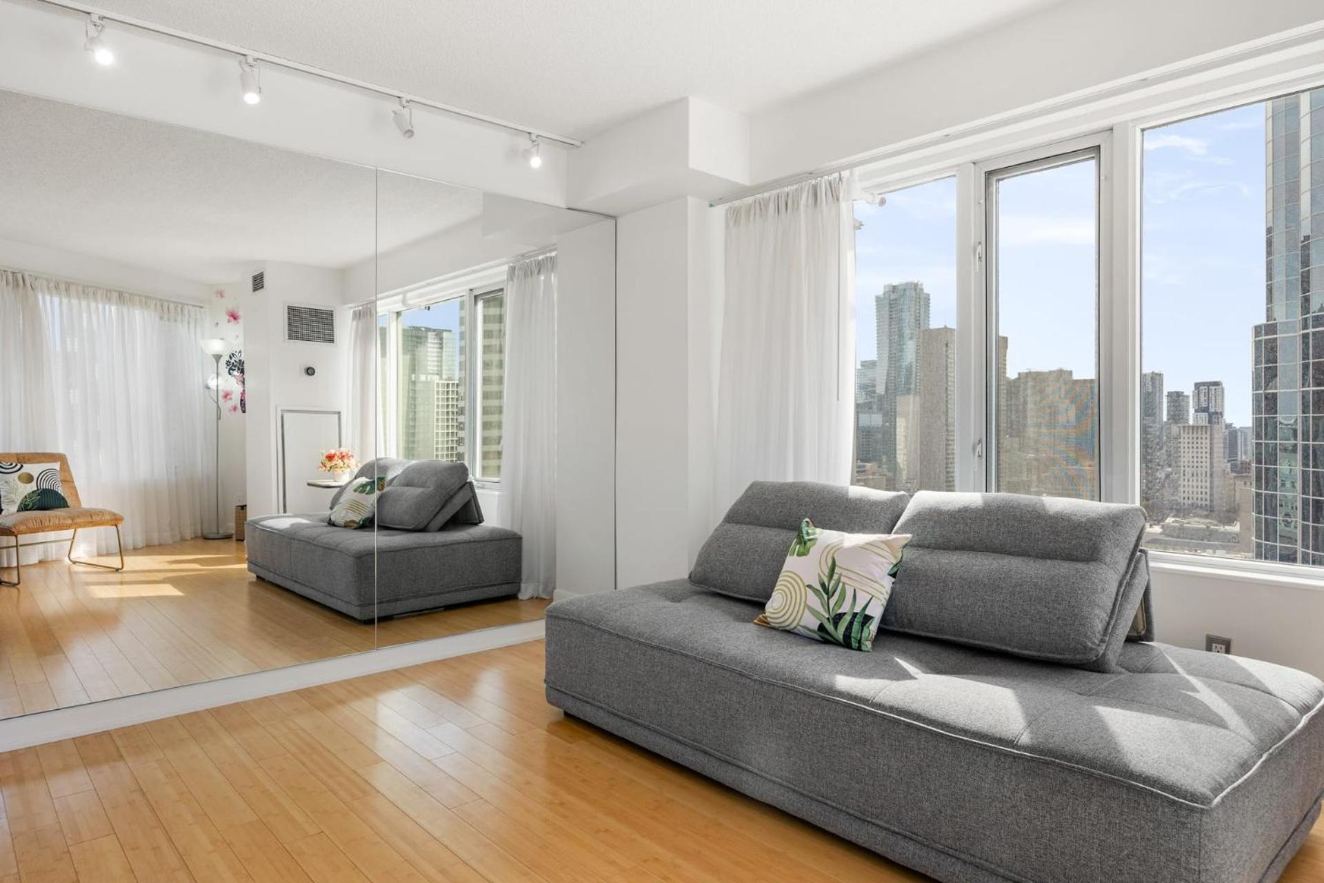 טורונטו Modern 2-Bedroom Condo W Floor To Ceiling Windows מראה חיצוני תמונה