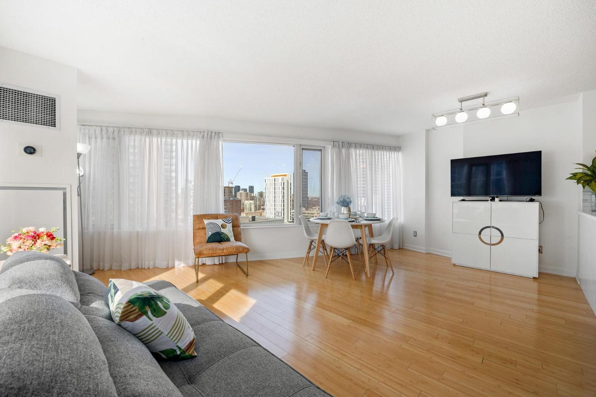 טורונטו Modern 2-Bedroom Condo W Floor To Ceiling Windows מראה חיצוני תמונה