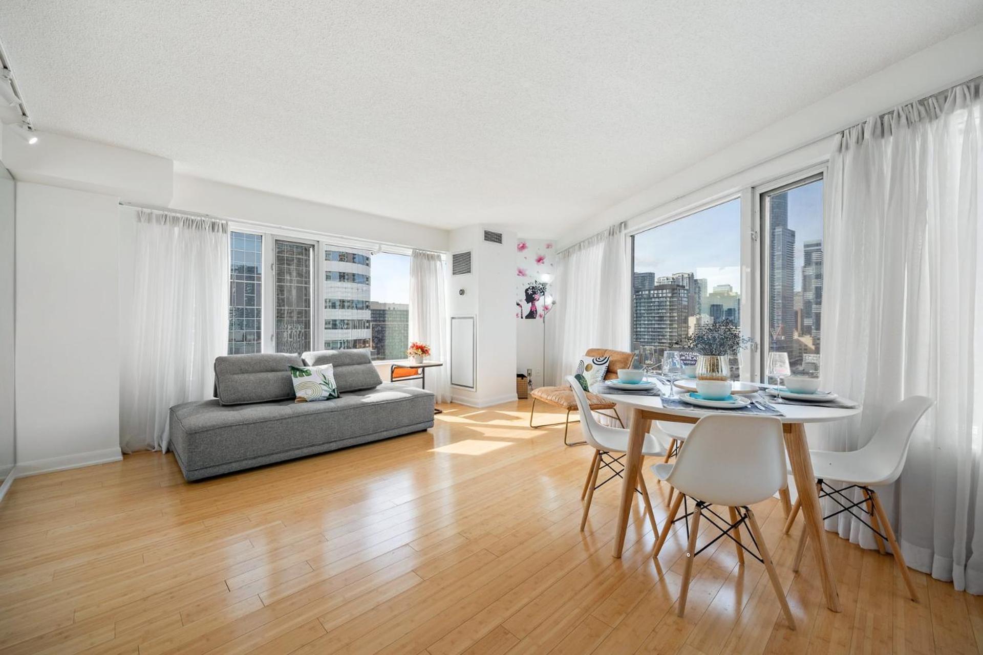 טורונטו Modern 2-Bedroom Condo W Floor To Ceiling Windows מראה חיצוני תמונה
