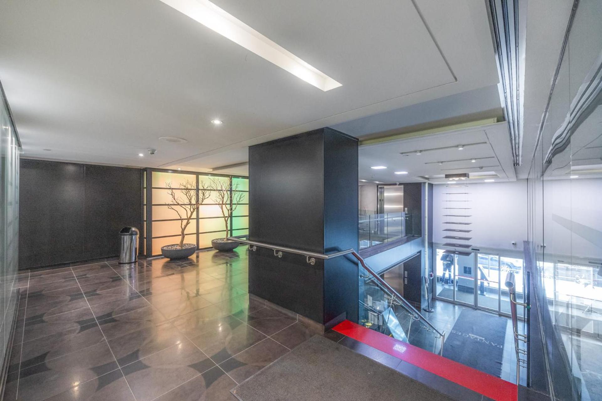 טורונטו Modern 2-Bedroom Condo W Floor To Ceiling Windows מראה חיצוני תמונה